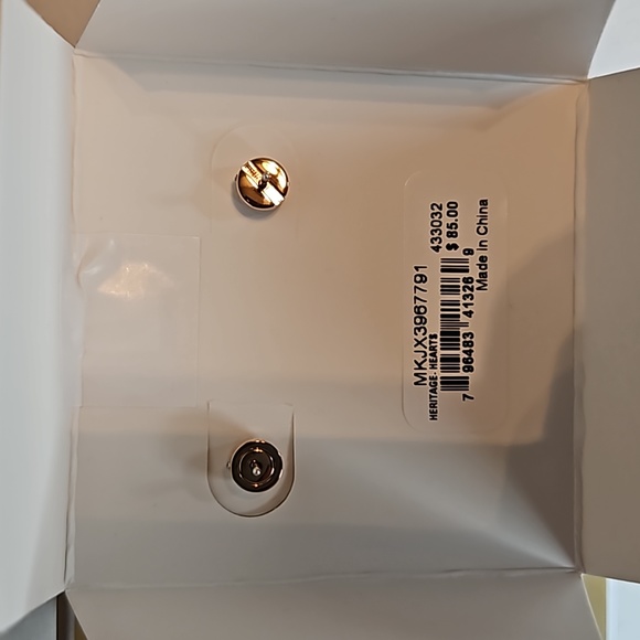 Michael Kors heart earrings - Picture 6 of 6